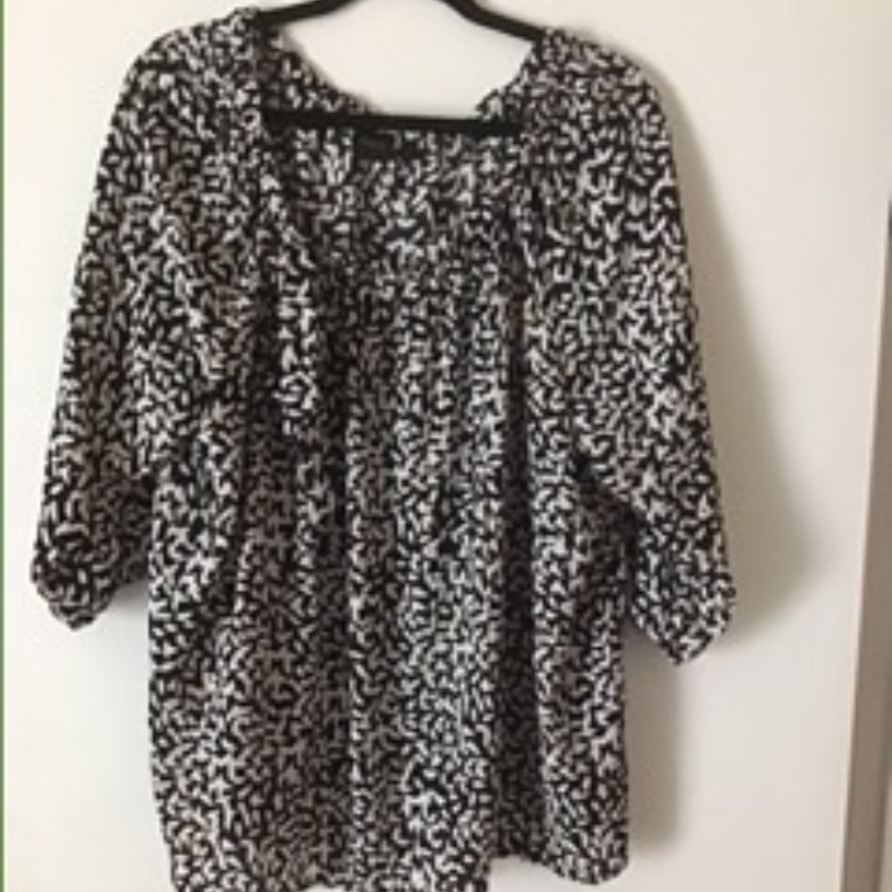 Women’s plus top